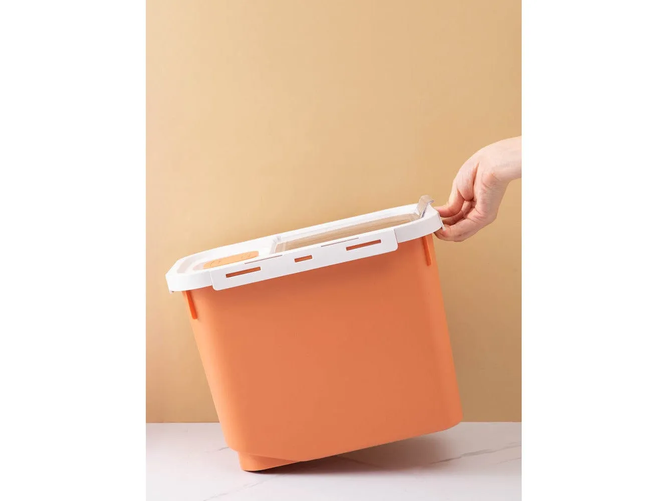 Sealed Dog Food Bucket 33*23*25 Pets Qatar